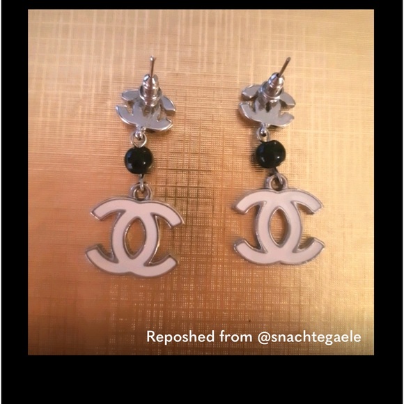 RE-POSHING BRAND NEW - Black & White Earrings - Picture 4 of 4